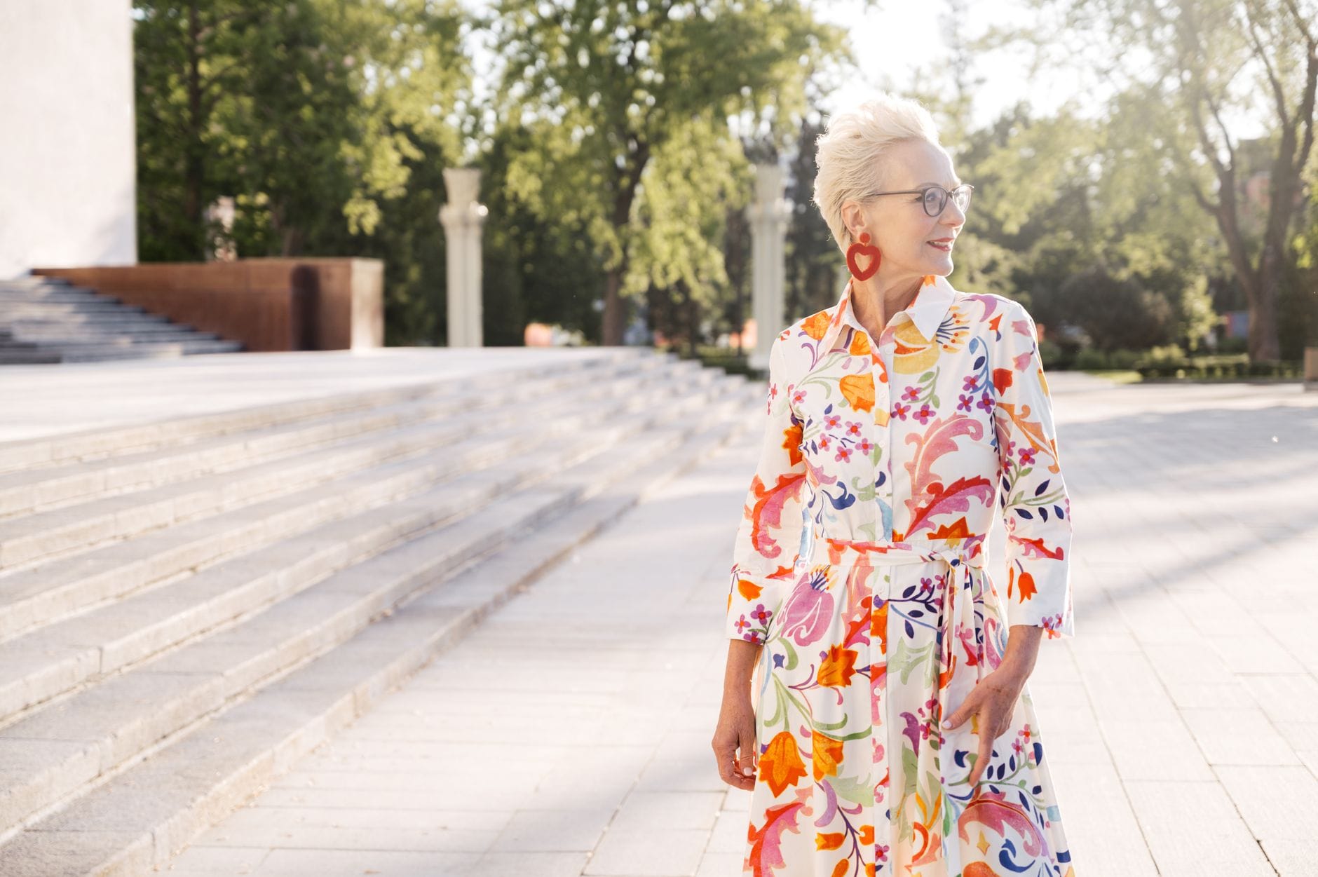 Sukienki koszulowe plus size: idealne połączenie wygody, elegancji i rodzinnego stylu